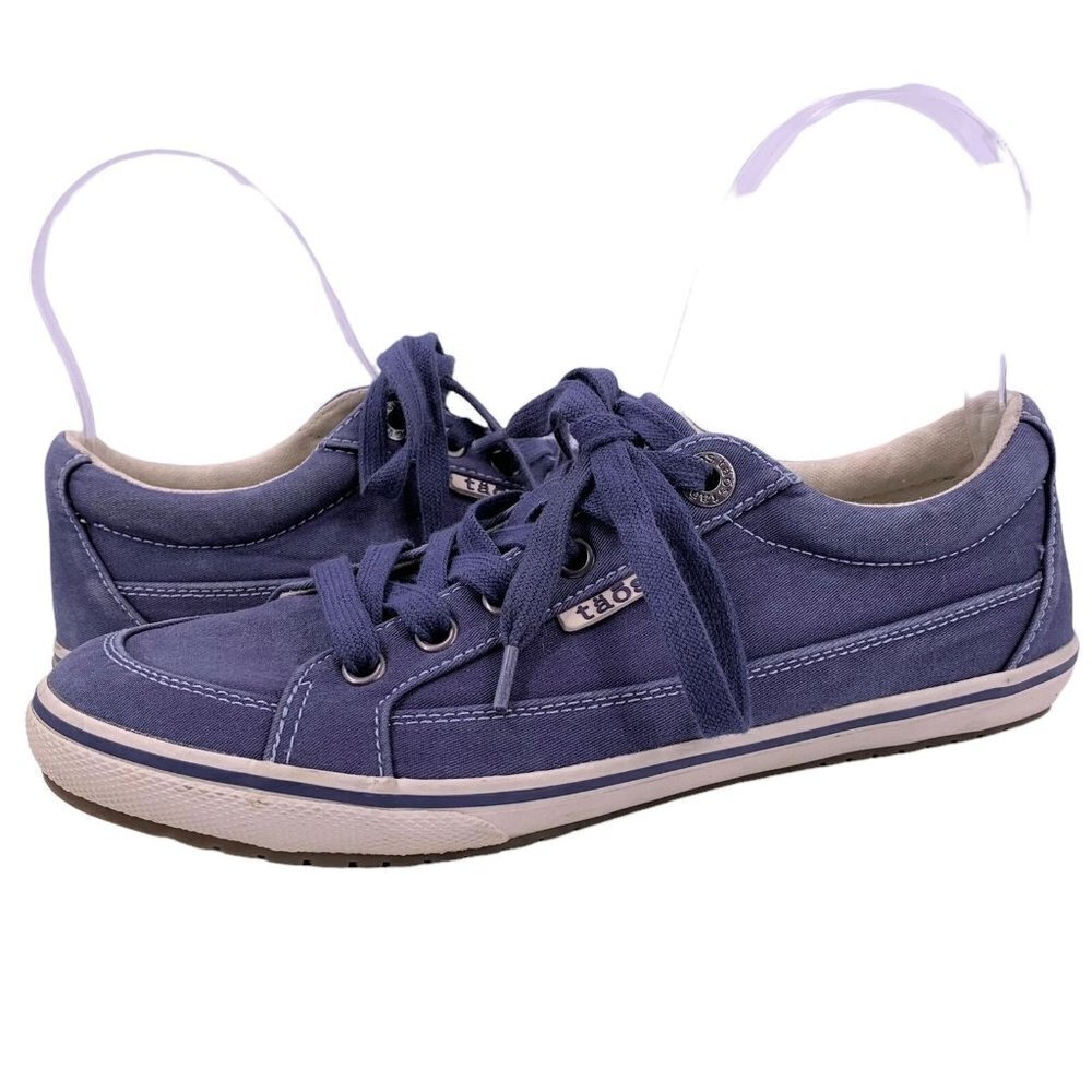 TAOS Washed Chambray Blue Canvas Low Top Sneakers Size 7